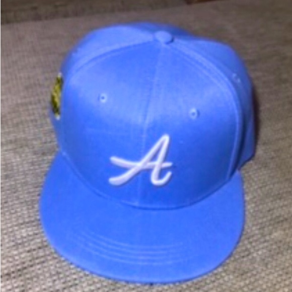 Baby blue SnapBack hat - Picture 1 of 1